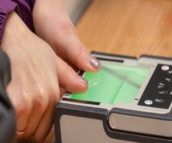 قانون جدید انگشت نگاری برای پاسپورت کانادا